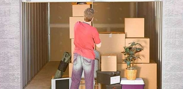 Self storage UBOX com corredor amplo